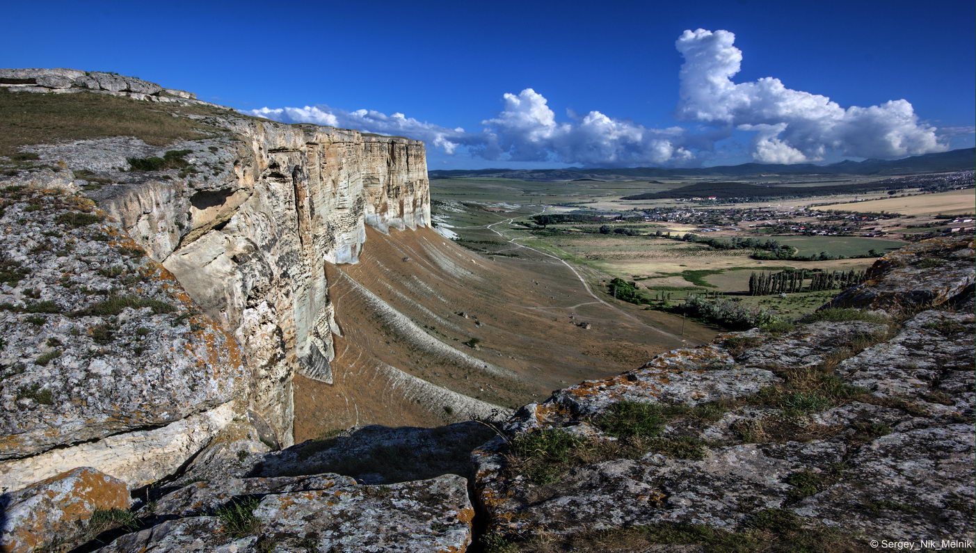 Белогорск красноярск. Белая скала Белогорск. Белая скала Крым. Крепость АК Кая. Белогорск белая скала пейзажи.