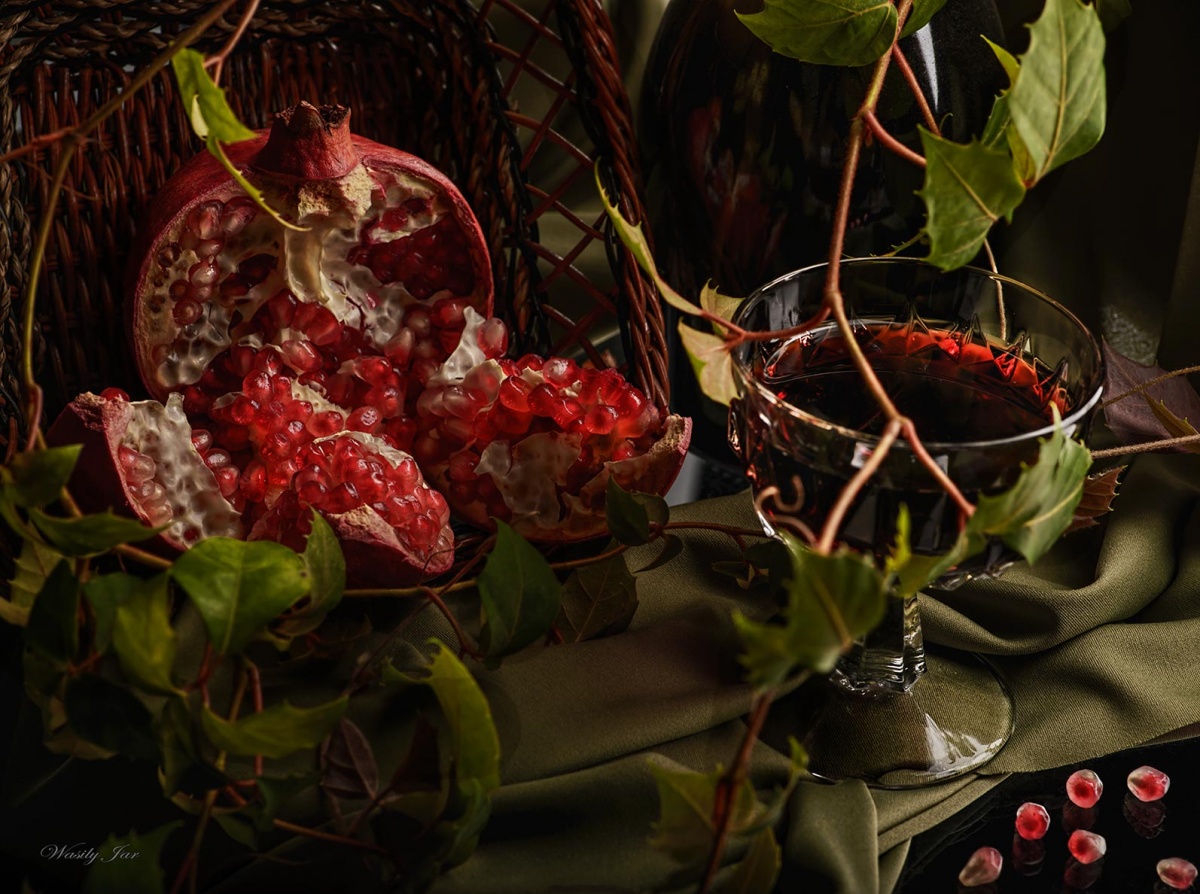 Гранатовый вечер. Красивые натюрморты с гранатом. Натюрморт гранат. Гранат сок. Гранатовый вечер.