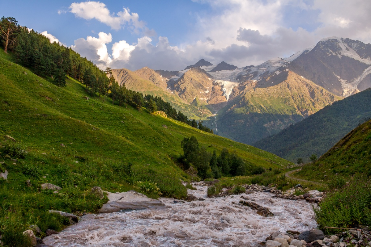 Кавказ фото. Река Терскол. Горный ручей Терскол. Койшаурская Долина. Ущелье предгорье Кавказа.