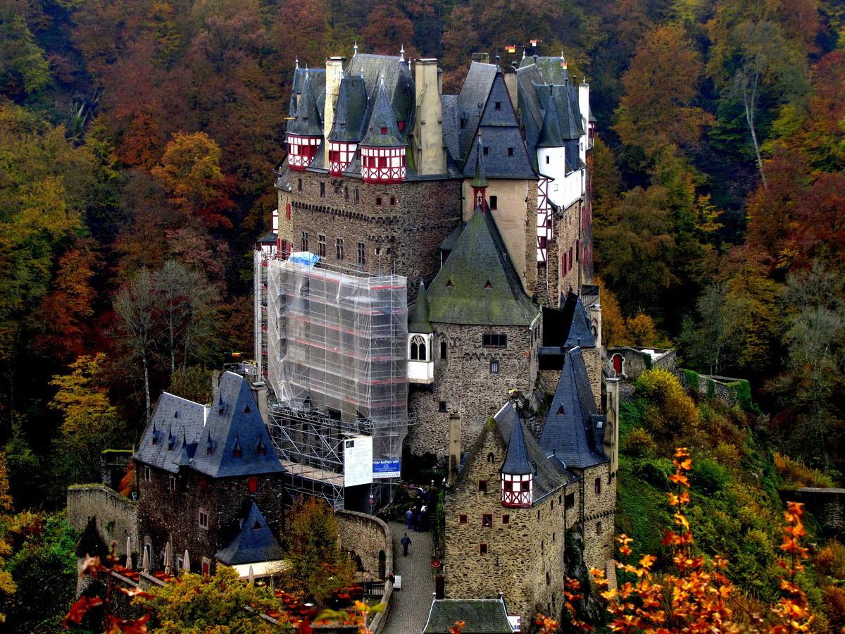Замок Бург Эльц