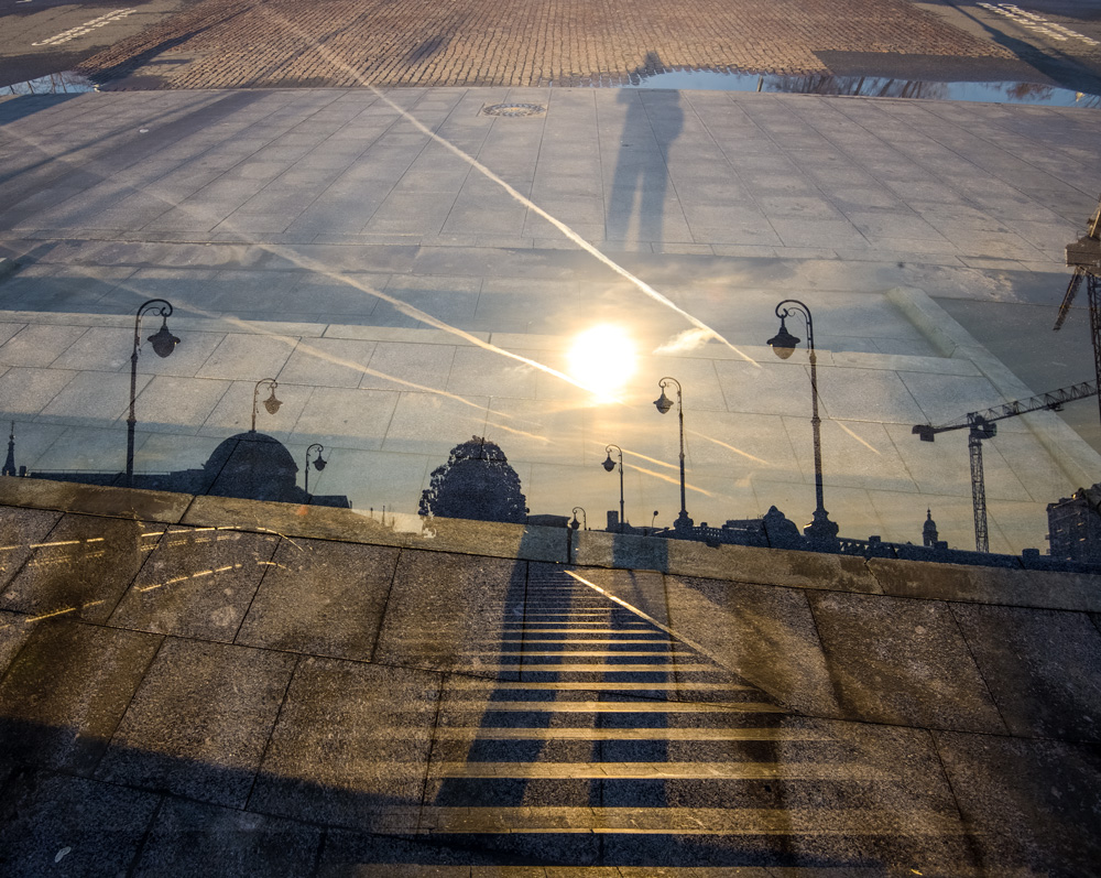 "Гулливер в стране великанов" / 2014 г Из серии "Столичные мотивы"