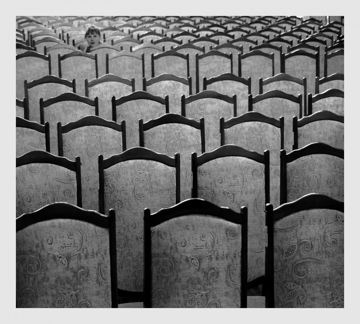 Зритель в девятом ряду. Зрители в театре. Добрый зритель в девятом ряду. Зритель в девятом ряду. Дети в зрительном зале.