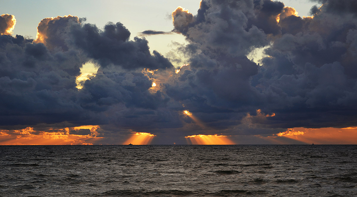 Закат на море Балтика