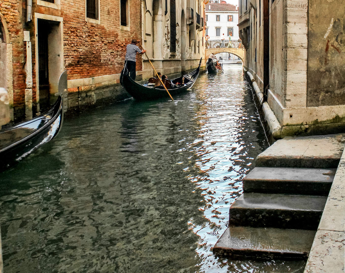 Гранд канал италия. Венеция 2023. Венеция август. Венеция август. Гранд канал италия гондолы.