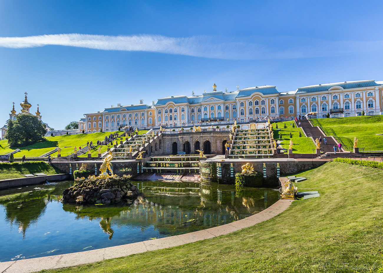 Петродворец в Санкт-Петербурге парк