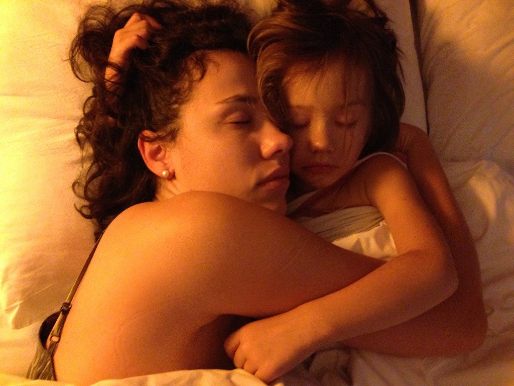 Спящие мамки и сестры. Мама и дочь сон.