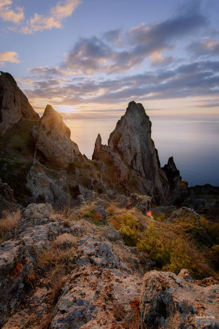 Гора в черном море в Крыму