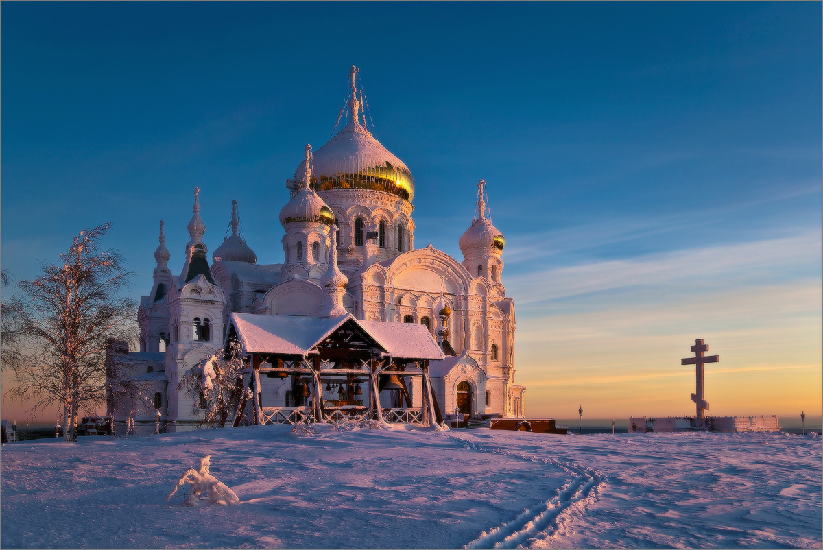 Монастыри и храмы зимой