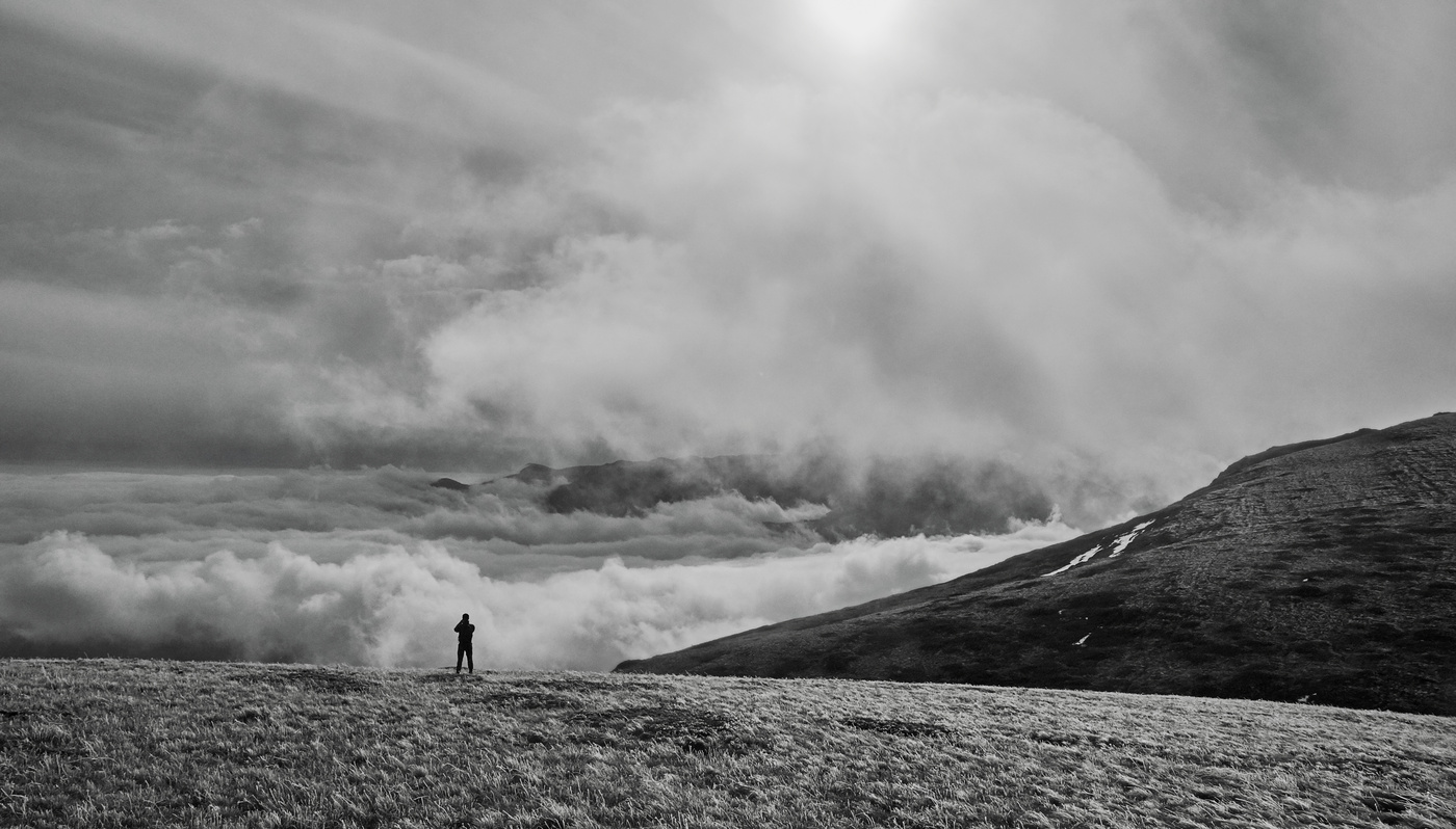 Яндекс коллекции фото крым юрий югансон. Гора демерджи ночью. Облака в крыму. Крым небесный. Под небом крыма.