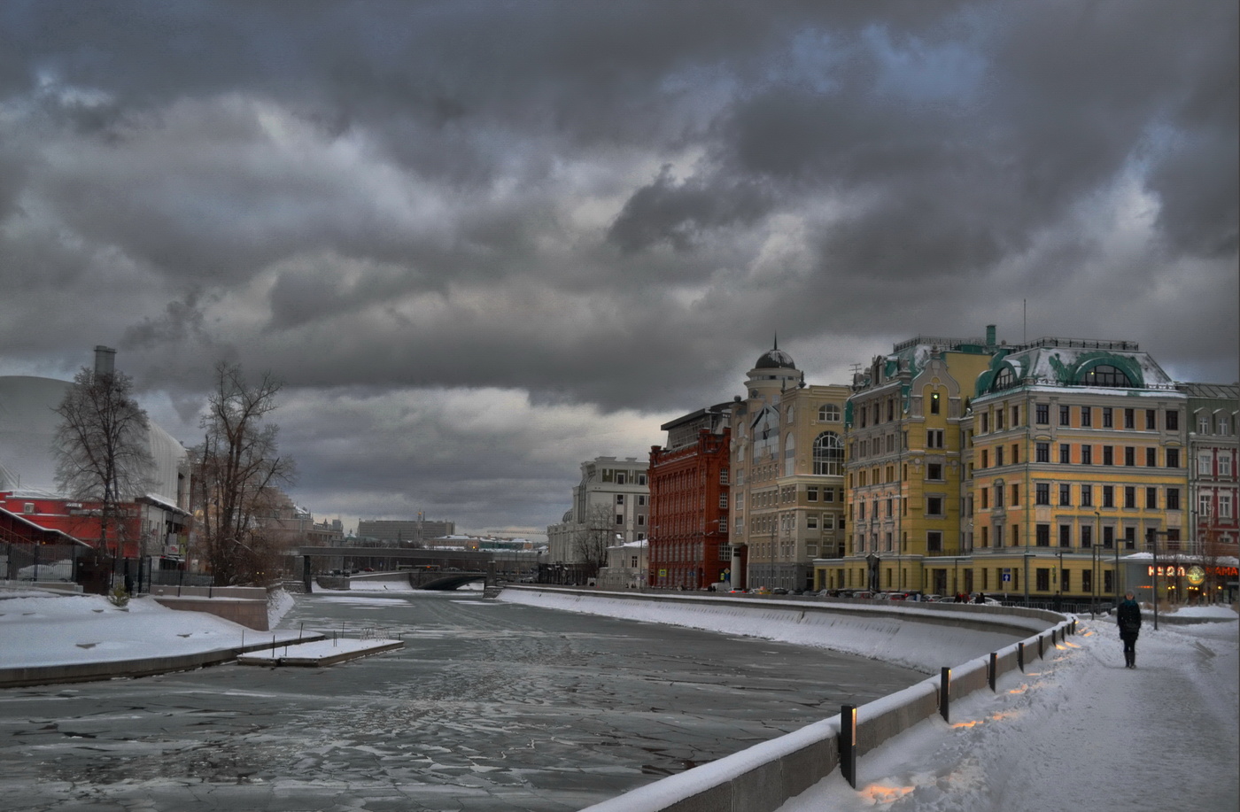 Пушкинская набережная Москва зимой
