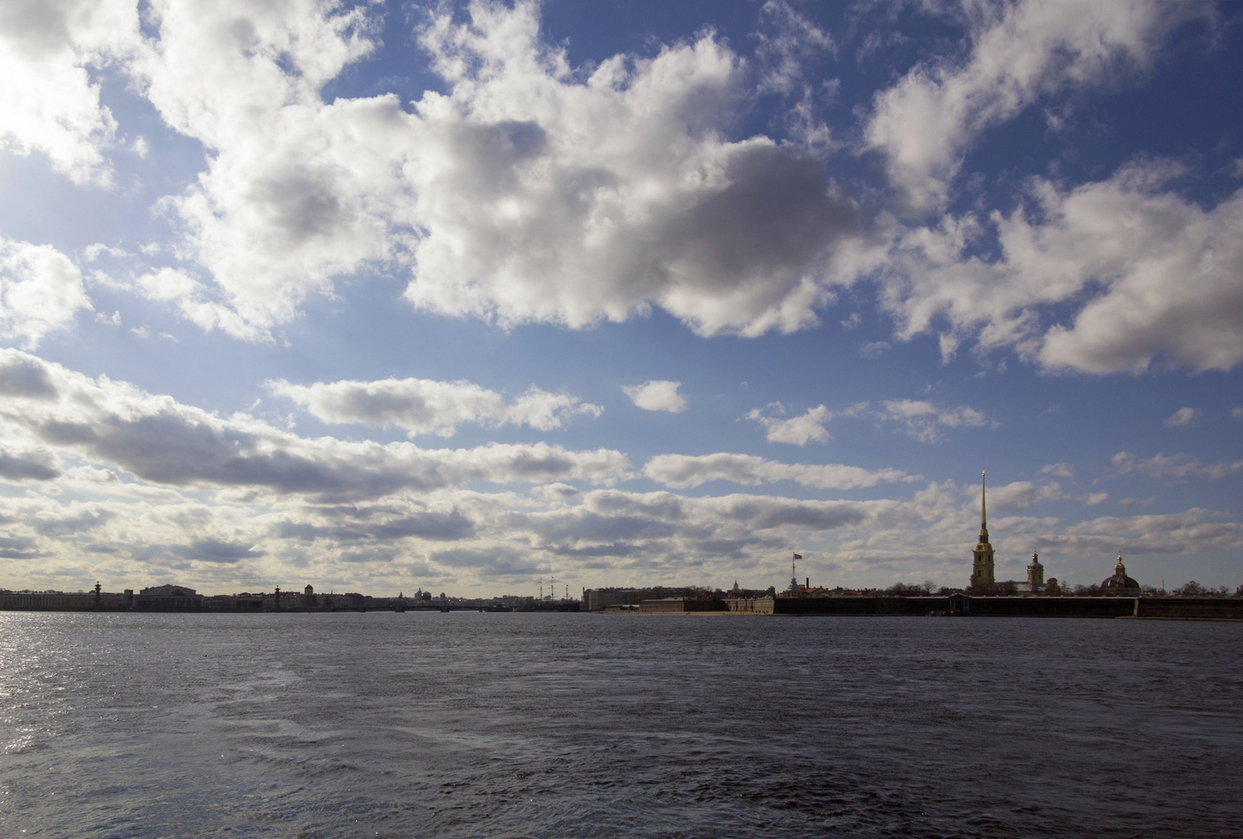 Clouds anna. Нева в апреле фото.