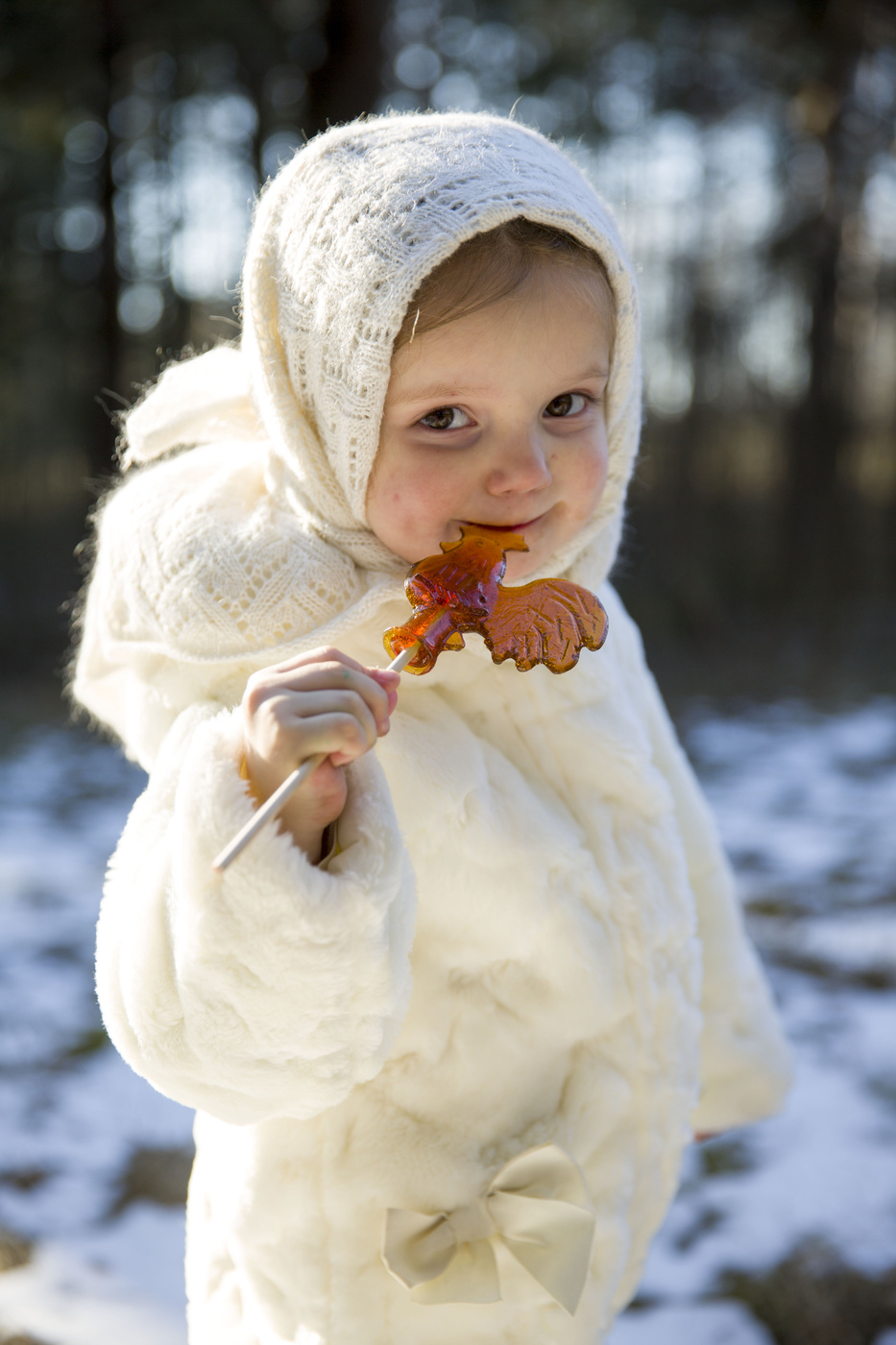 Фотосессия в зимнем лесу с ребенком