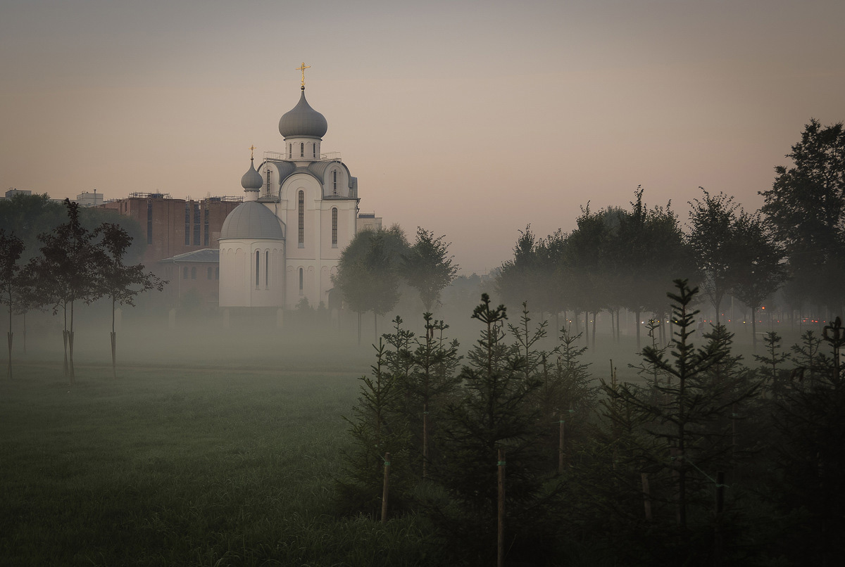 Храм Вознесение в тумане Екатеринбург