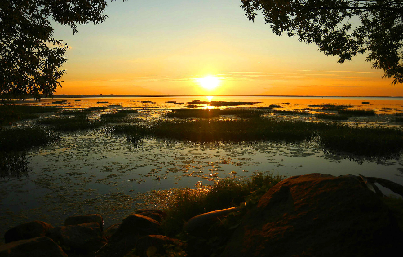 Закат на озере Плещеево в Переславле-Залесском