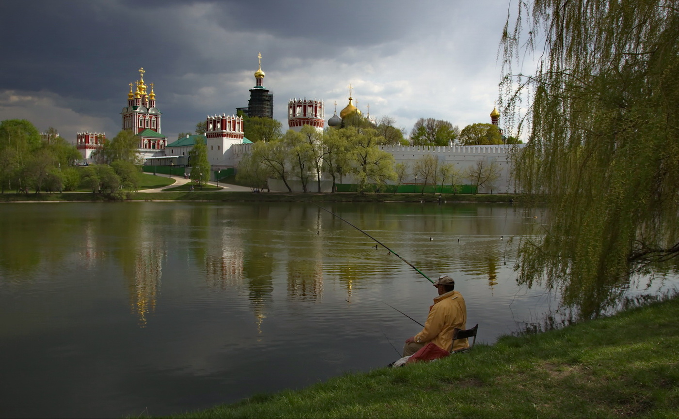 Озеро у Новодевичьего монастыря