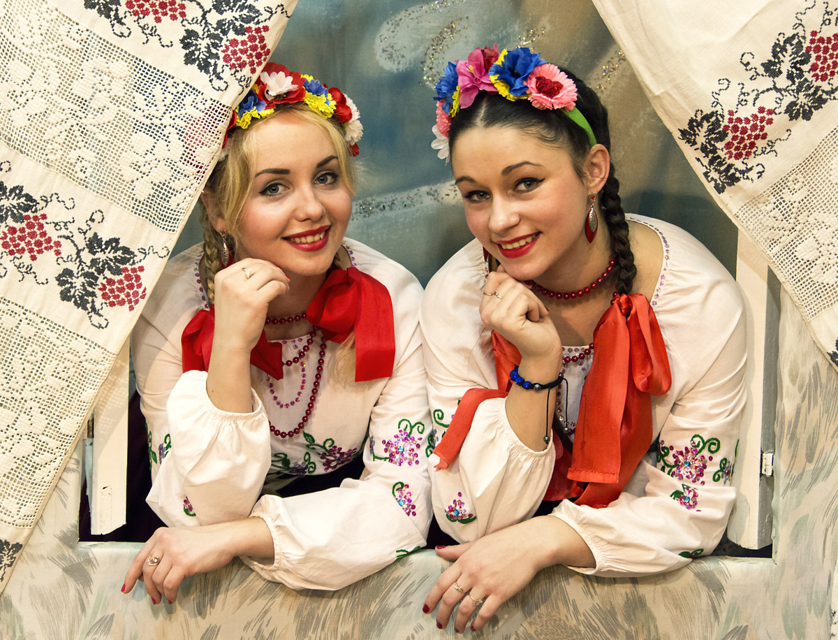 Белорусский народный костюм девушки