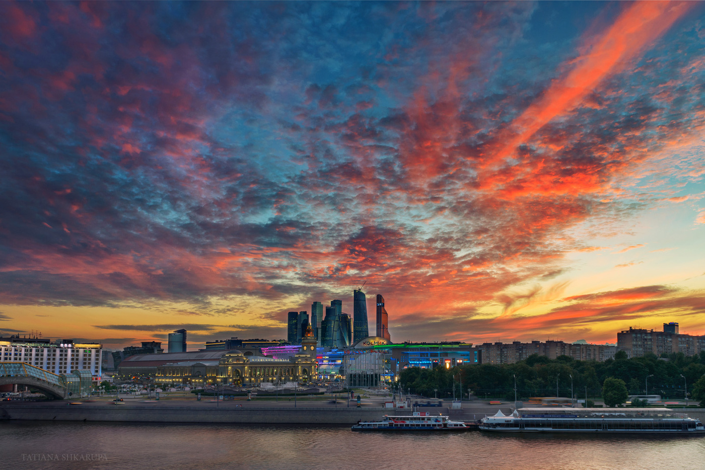 Красивый закат в Москве