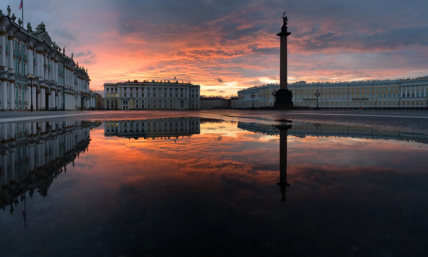 Дворцовая площадь в Санкт Петербурге