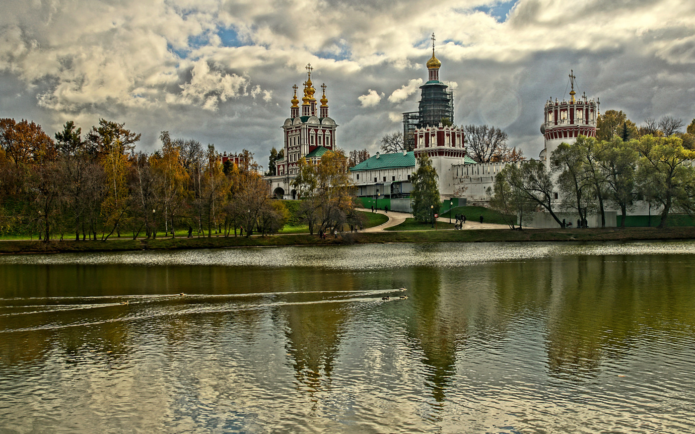 Золотая осень в Новодевичьем монастыре