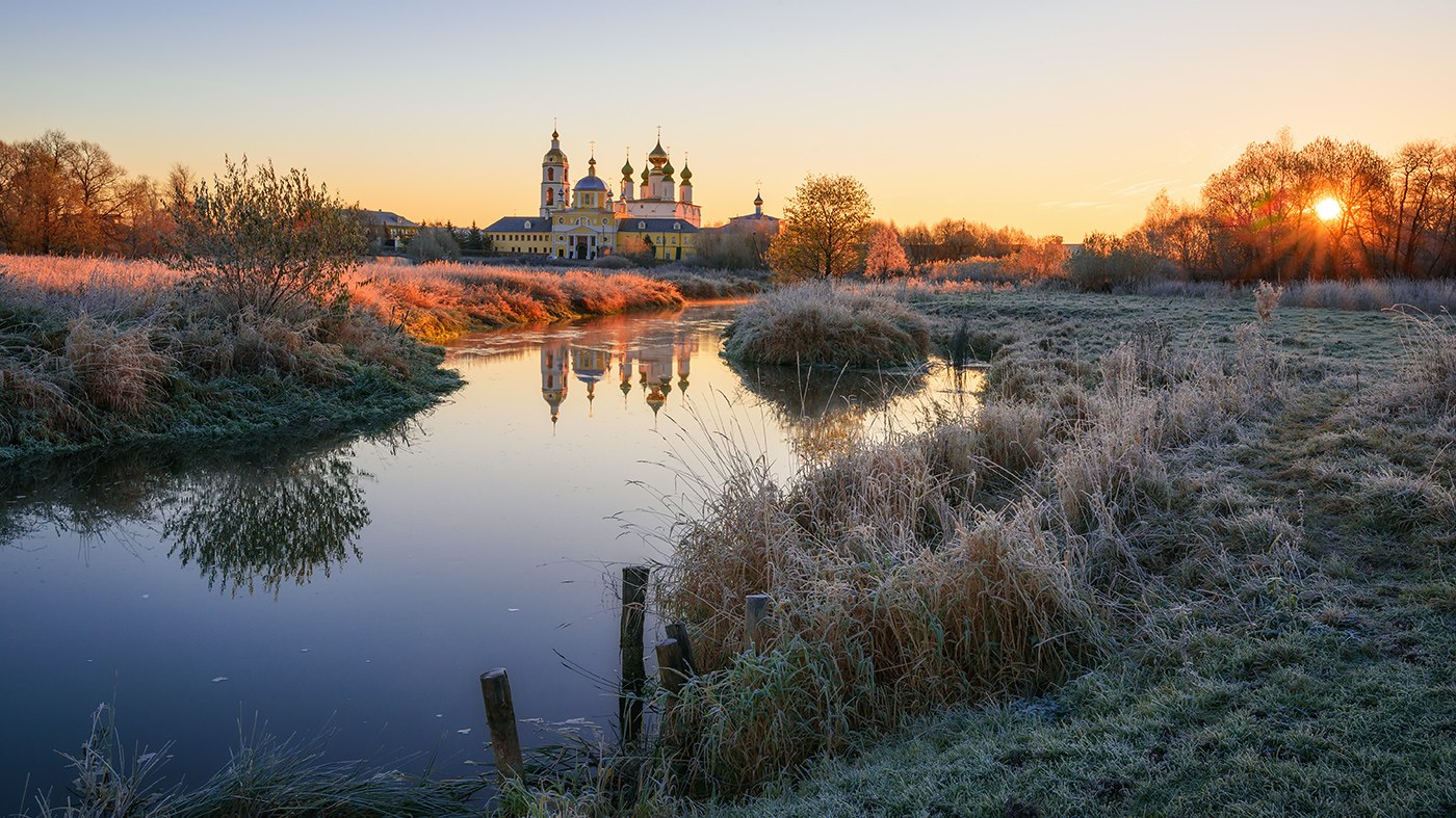 Морозное утро храм