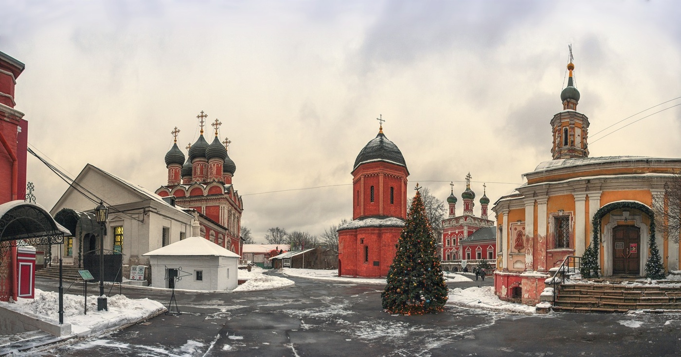 Петровский собор в Москве