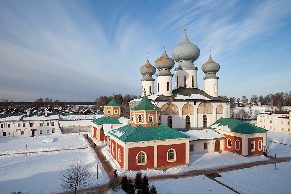 Тихвинский монастырь фото сверху