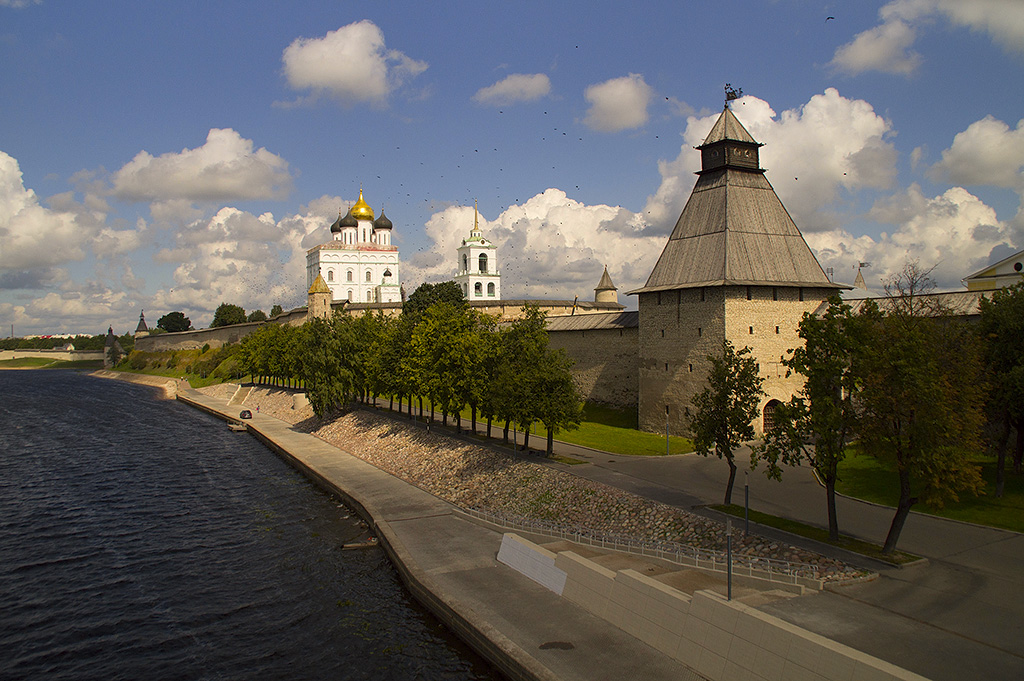 Грифон Псков Кремль