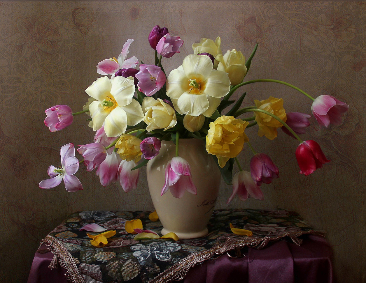 Цветы в вазе натюрморт фото