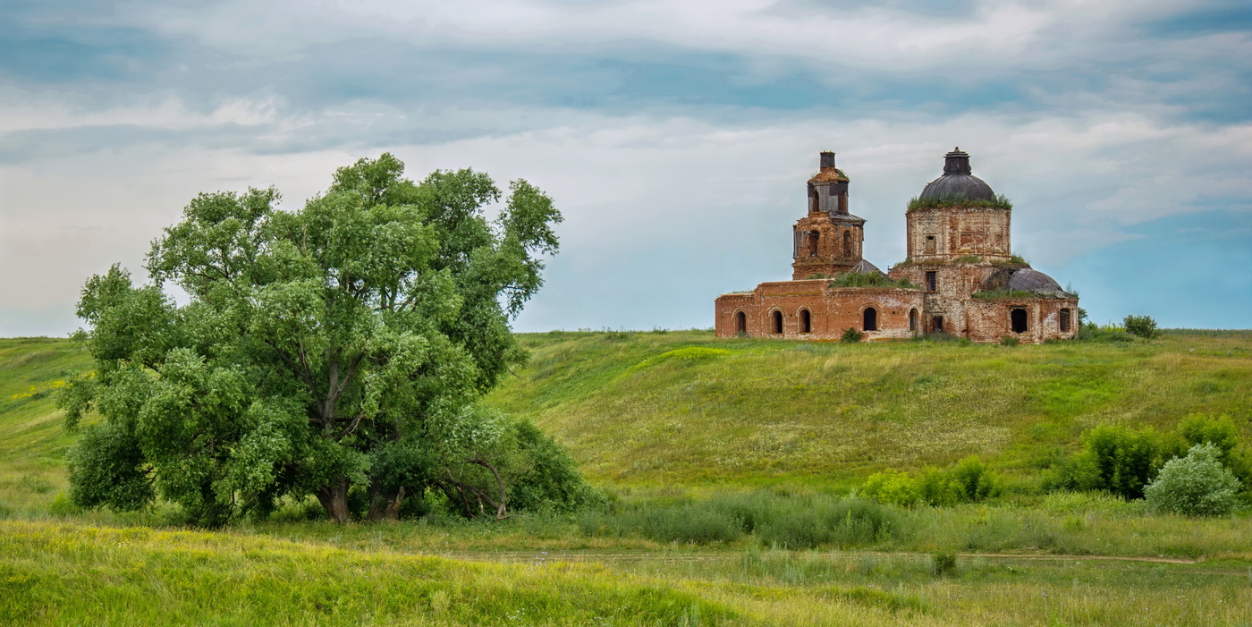 Старая церковь фото