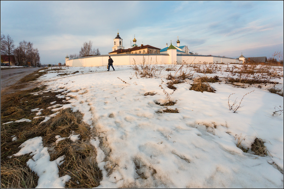 Весенние фото монастырей