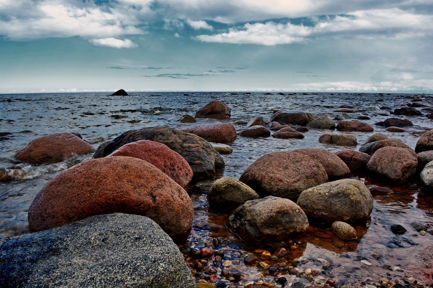 Балтийское море камни