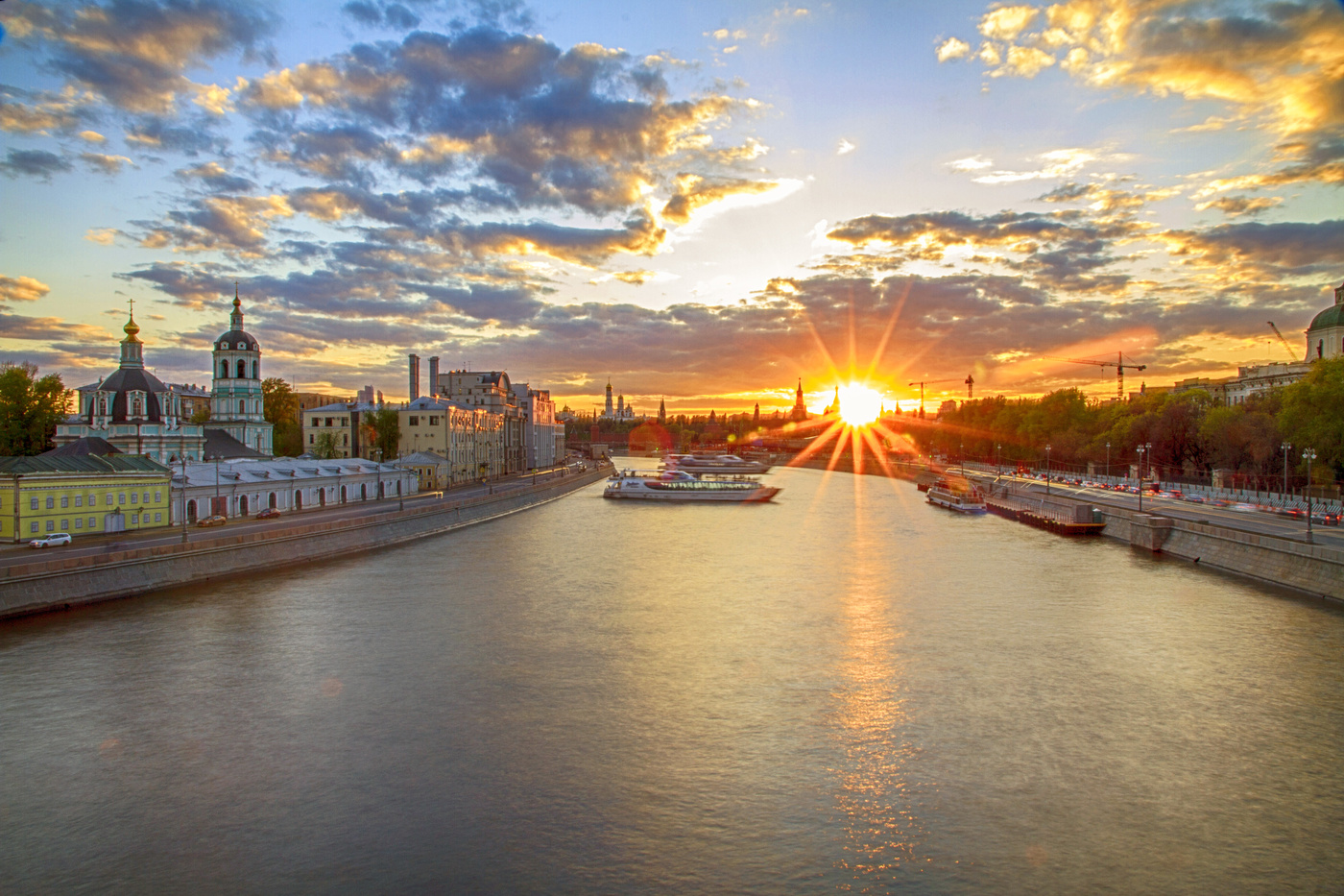 Река Волга в Москве