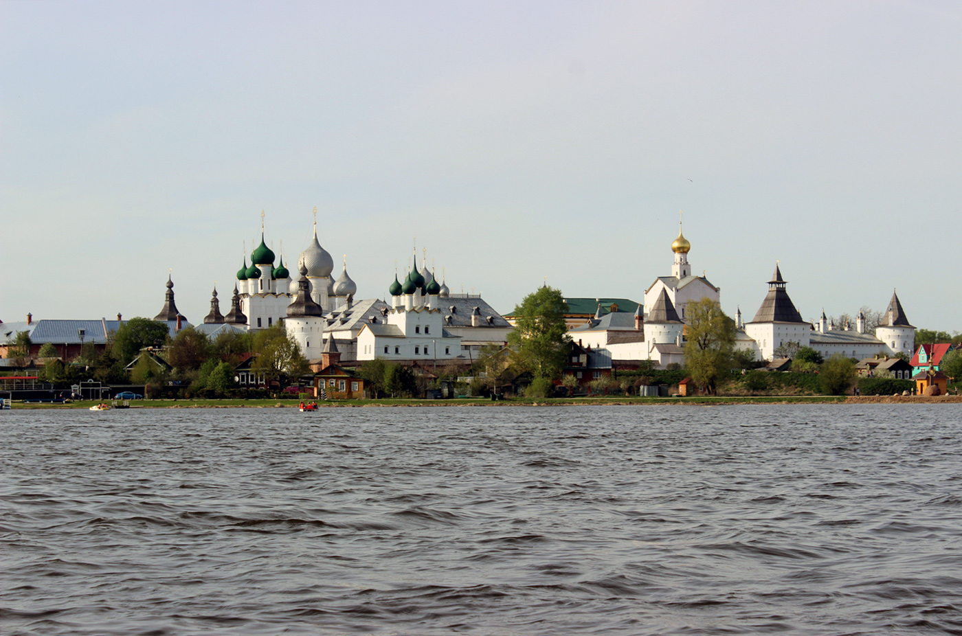 ростов великий вид с озера