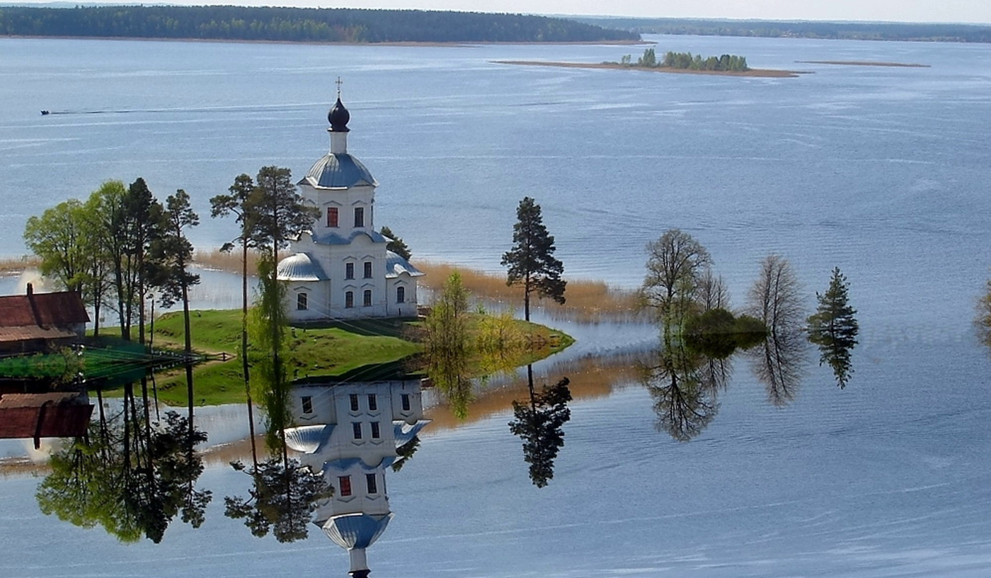 церкви и храмы у воды