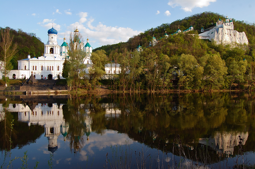 Святогорский монастырь фотографии