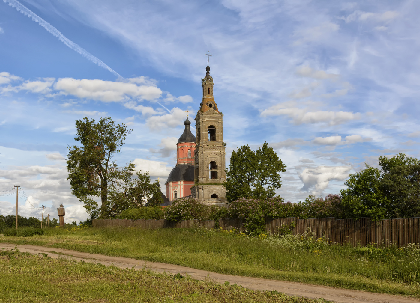 Село федоровское. Храм село Федоровское Волоколамский. Церковь в Ханево Волоколамский район. Храм скорбящих радость Волоколамский район село Федоровское. Ханево Волоколамский район женский монастырь.