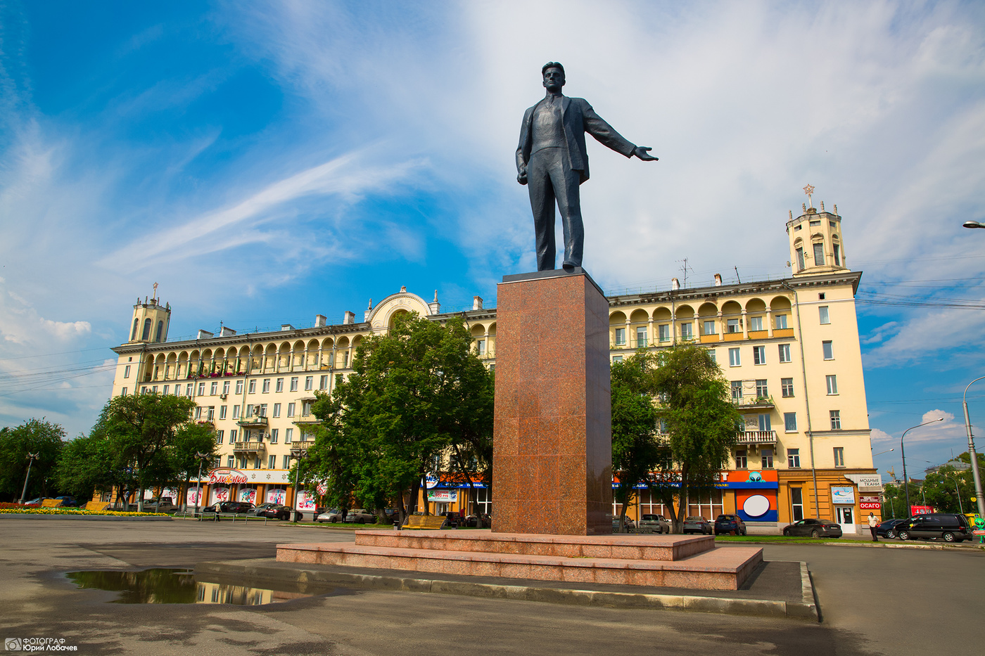 Памятник маяковскому фото