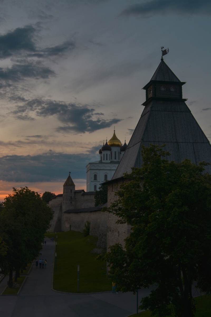 Грифон Псков Кремль