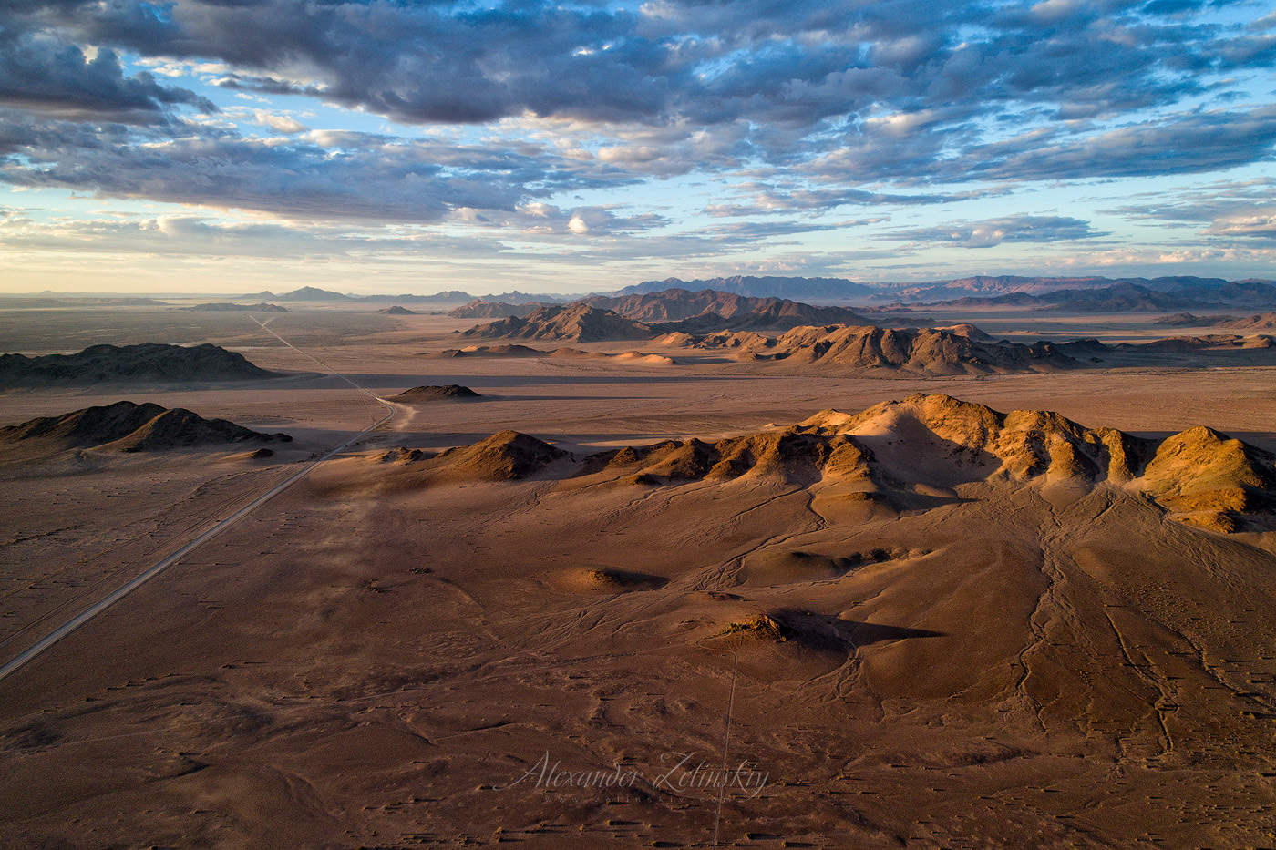 Самая сухая пустыня в африке. Намибия пустыня Намиб. Намиб пустыня панорама. Территория пустыни Намиб. Пустыня Намиб картинки.
