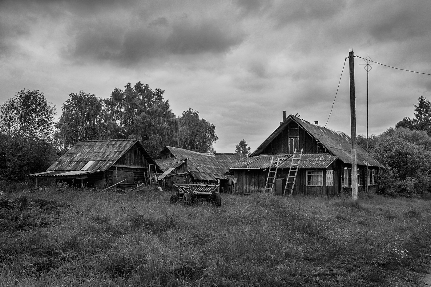 черно белое фото деревни