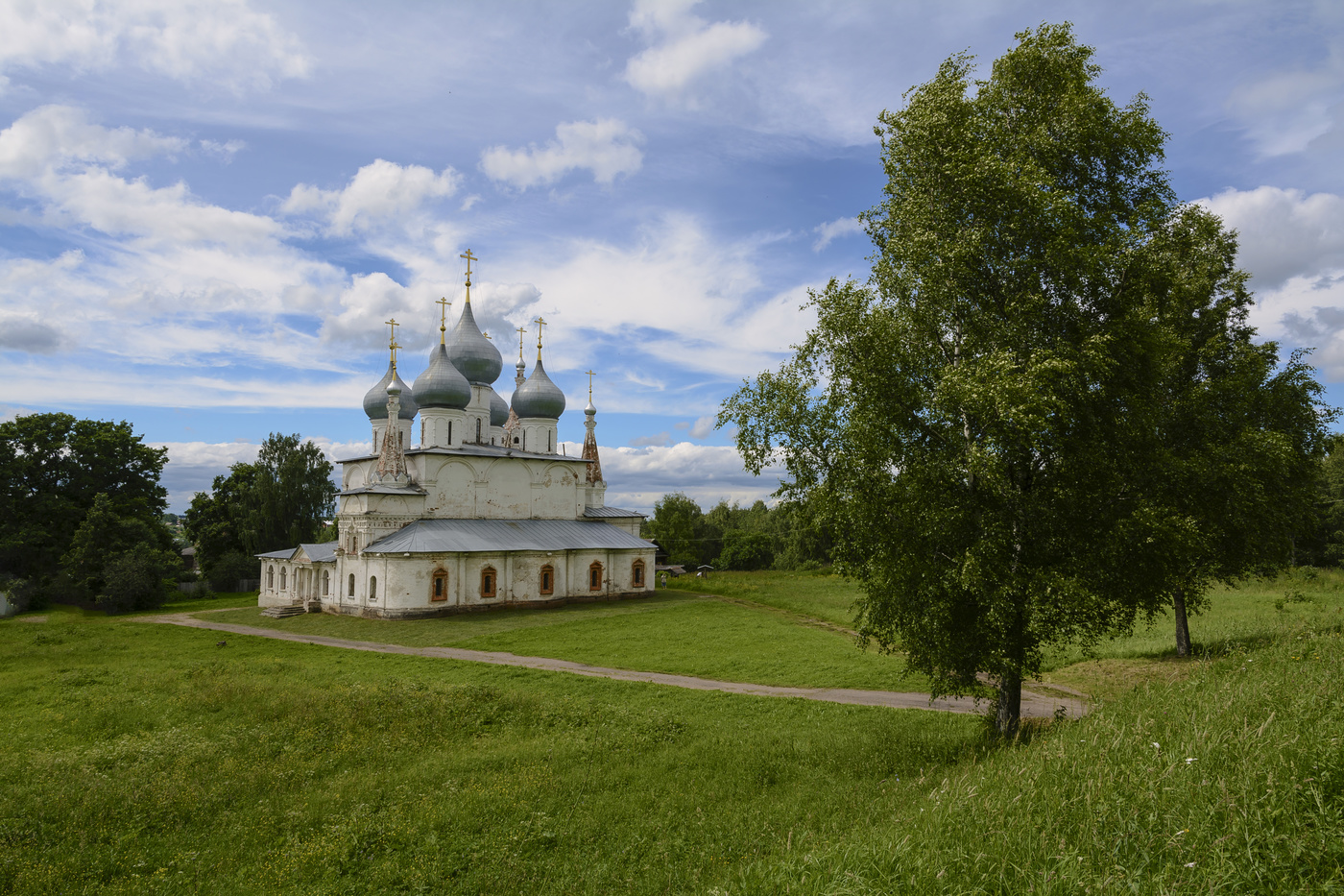 Тутаевский ярославская область. Тутаев лето. Тутаев Ярославская область достопримечательности. Ярославская обл.г. Тутаев ,храмы. Тутаев Романовская сторона достопримечательности.