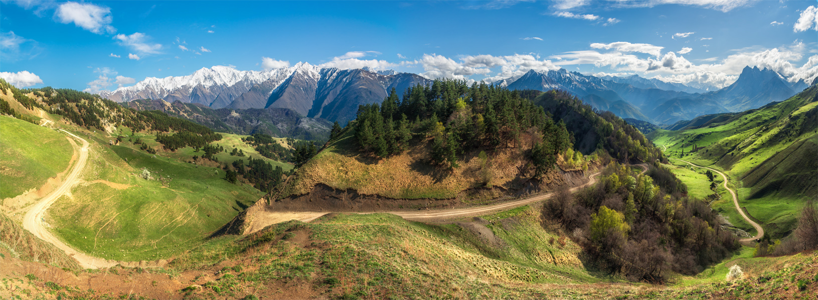 Панорама кавказских гор