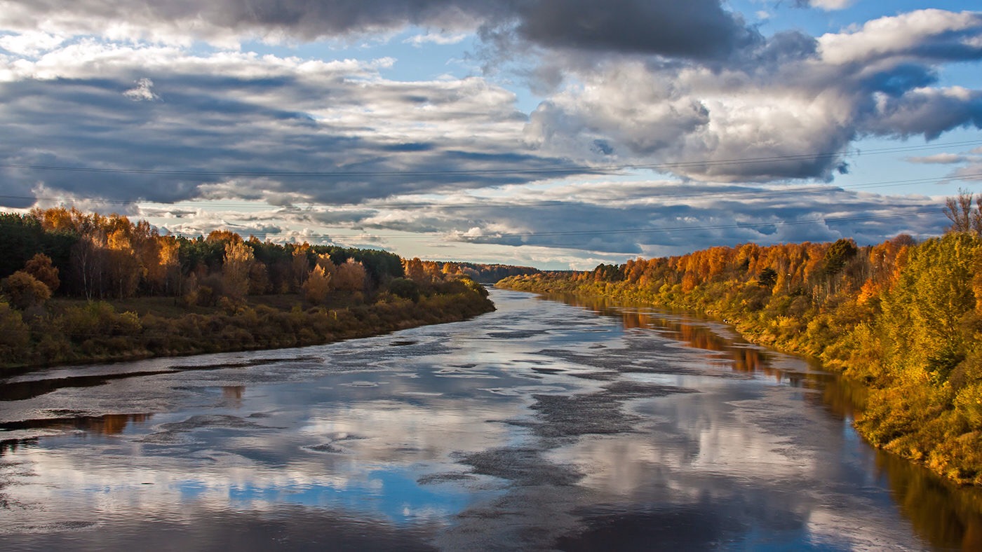 Река восточная двина. Даугава Западная Двина. Река Западная Двина в Латвии. Река Даугава в Латвии. Латвия природа Даугава.