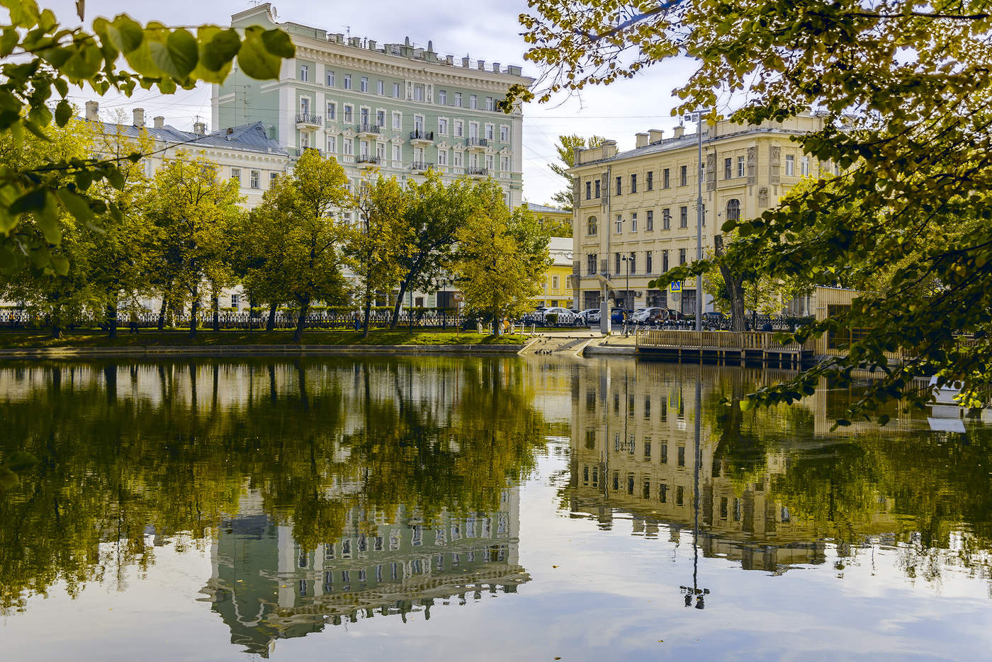 Картинки чистые пруды в москве