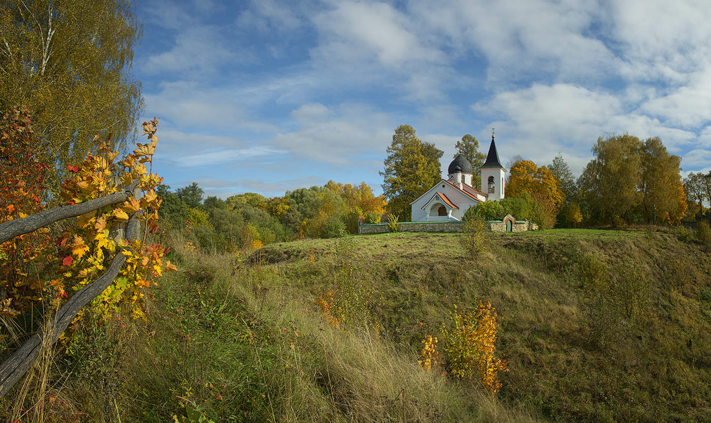 Осень в деревне храм