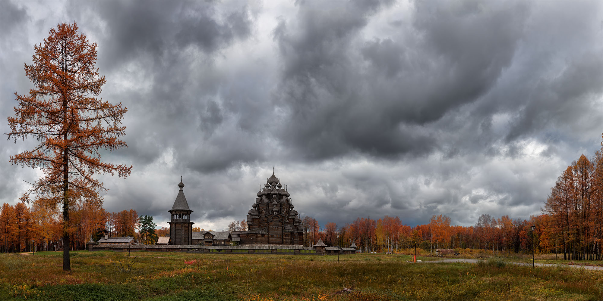 Алёховщина Церковь поздняя осень