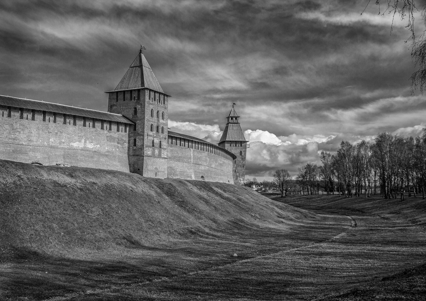 Нижегородская черное. Великий Новгород белый Кремль. Нижегородский Кремль. Неприступная крепость Нижегородский Кремль. Кремль Нижний Новгород чб.