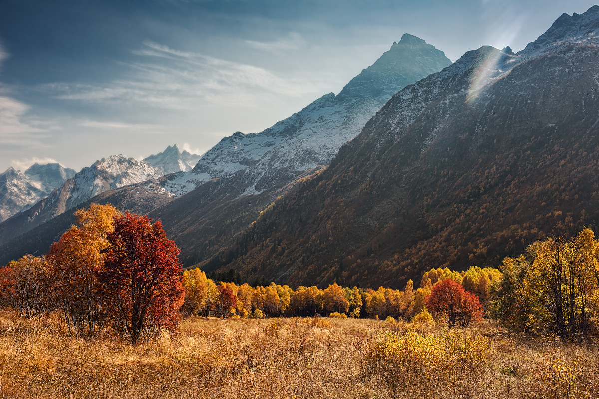 Белалакая Домбай осень