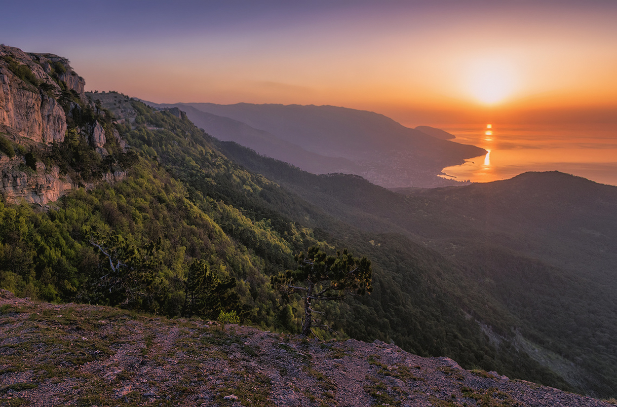 Вечер в крымских горах