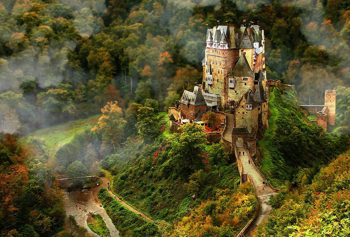 Замок эльц. Замок Бург Эльц. Замок Эльц Германия. Замок Эльц (Burg Eltz). Замок Эльц в земле Рейнланд-Пфальц.